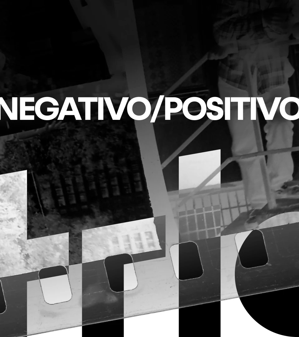 Colagem de frames em preto e branco com a inversão negativo positivo e o título NEGATIVO/POSITIVO
